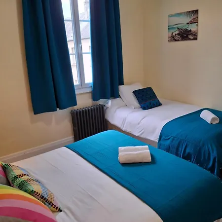 호텔 Logis Des Remparts - 2*